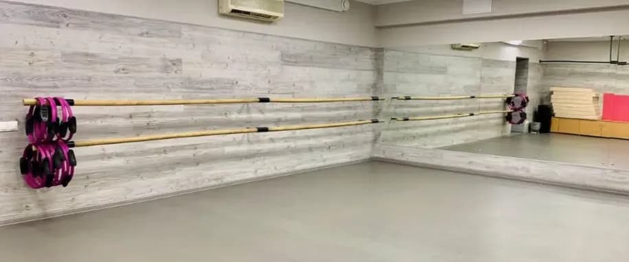 gallery slide