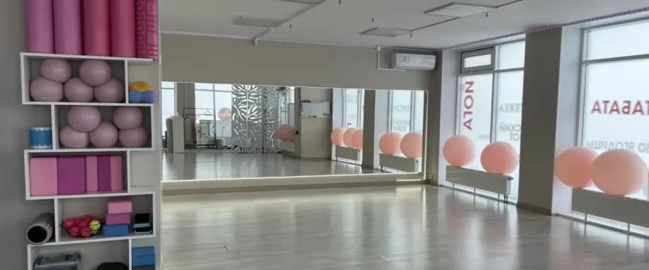 gallery slide